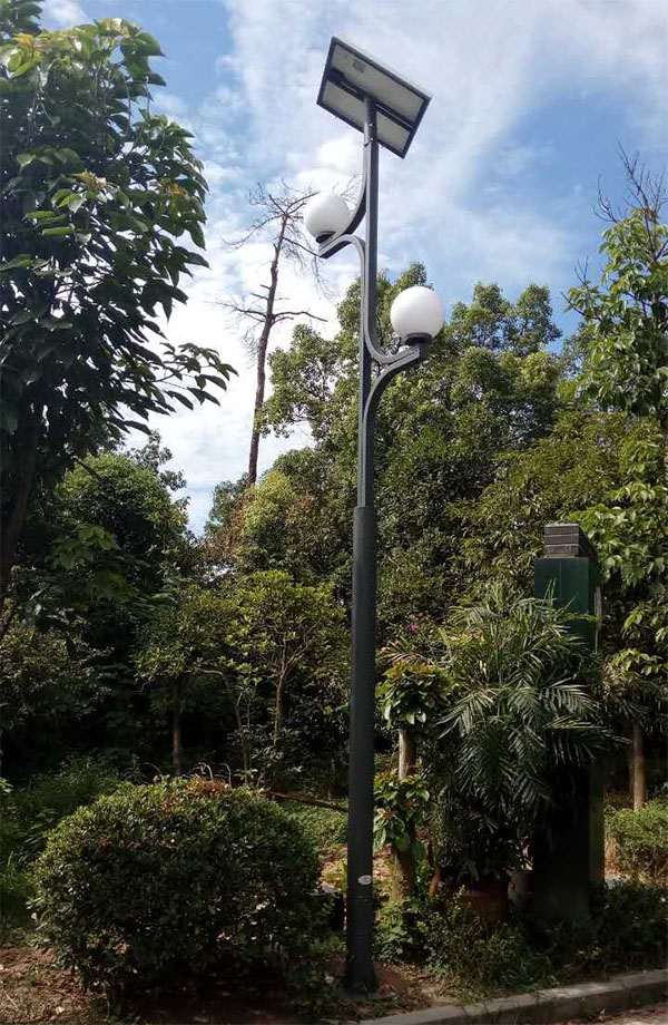 5米雙頭市電互補太陽能庭院燈、路燈